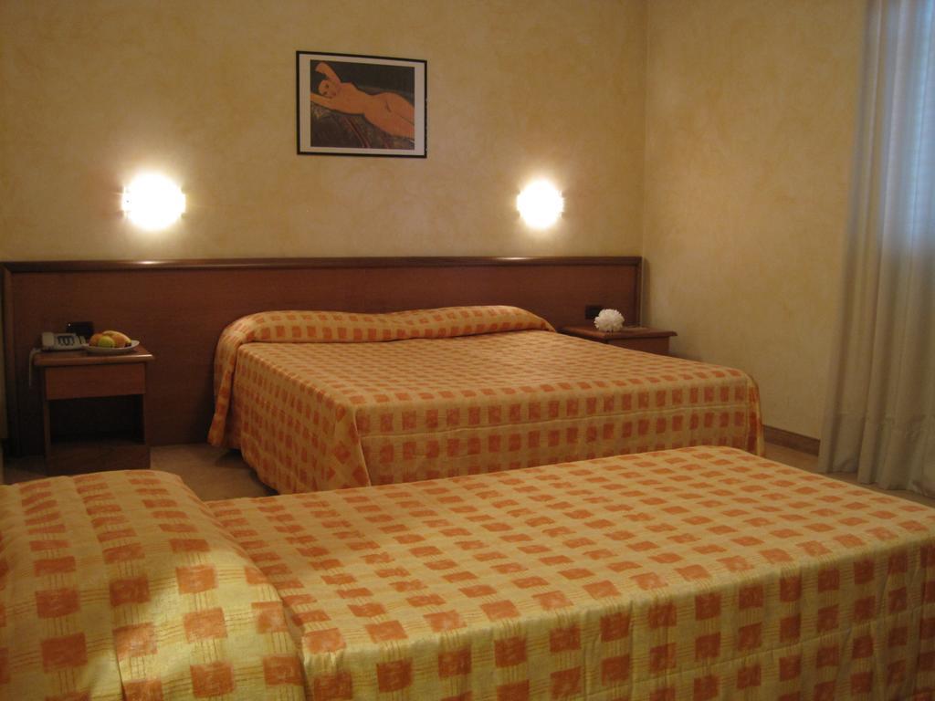 Italia Carmagnole